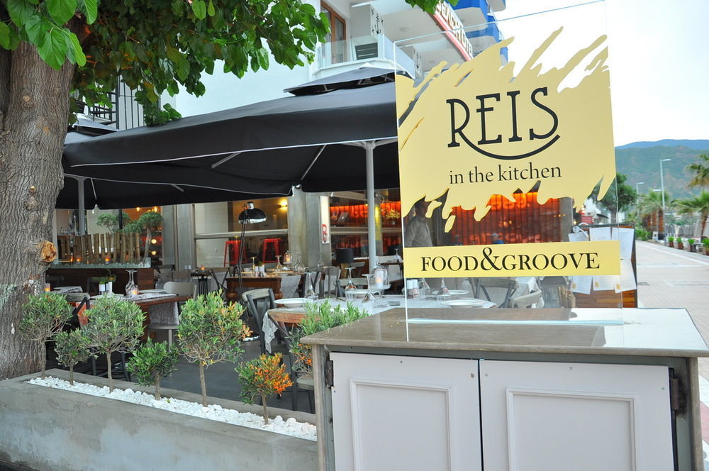 Reis Beach Hotel 말마리스 외부 사진
