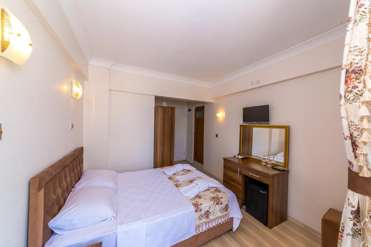Reis Beach Hotel 말마리스 외부 사진